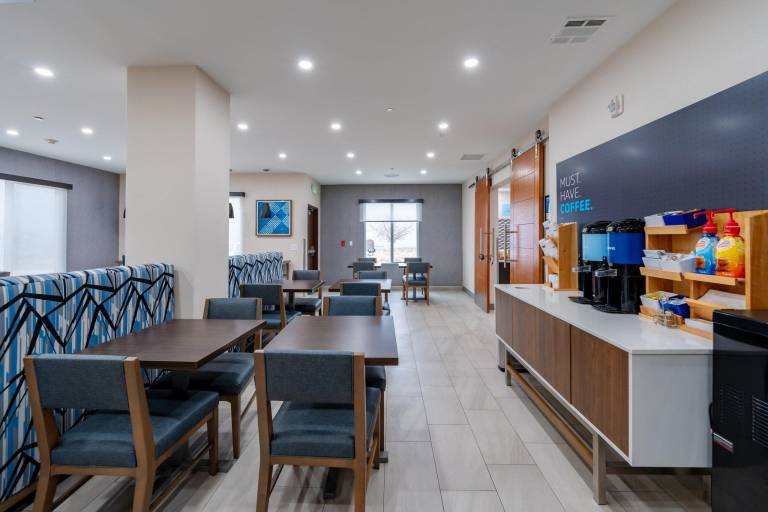 Holiday Inn Express & Suites Frazier Park by IHG — photo 3
