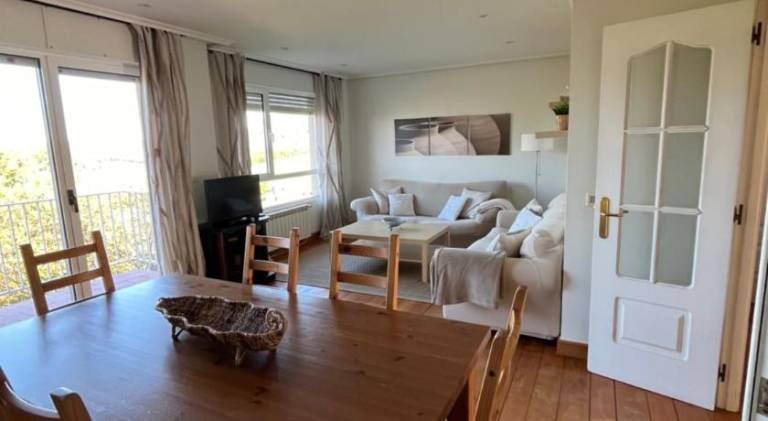 Rental apartment with 3 rooms for 6 persons — photo 2