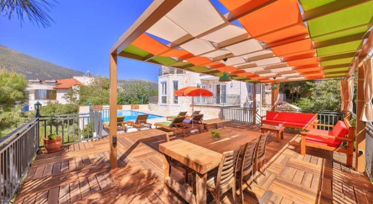 Villa with terrace, private pool & garden — photo 2