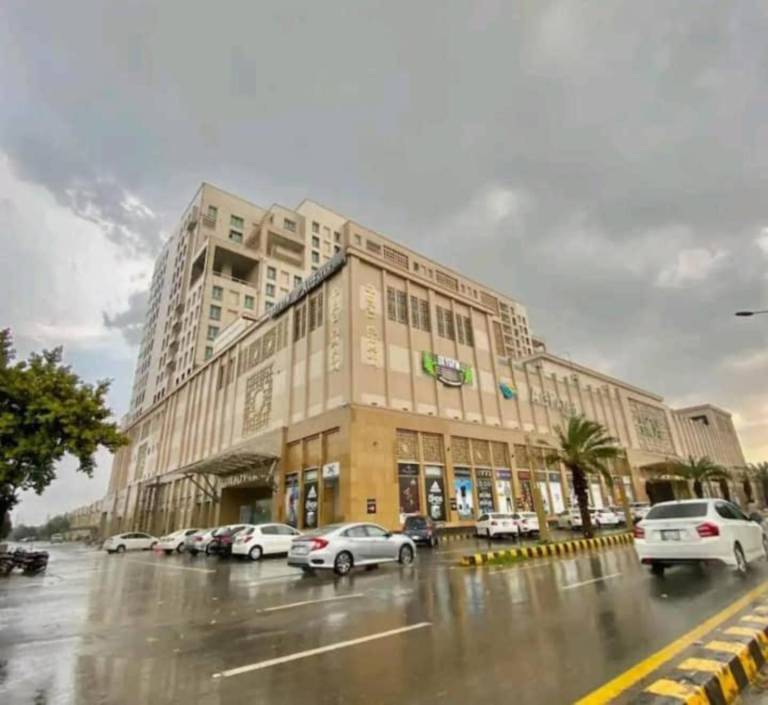 Holiday apartment with patio | Suitable for remote work in Lahore