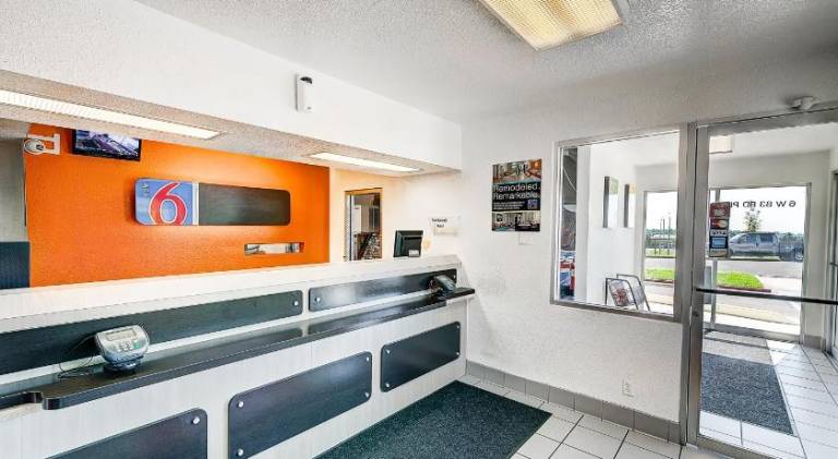 Motel 6 Thornton, CO — photo 4