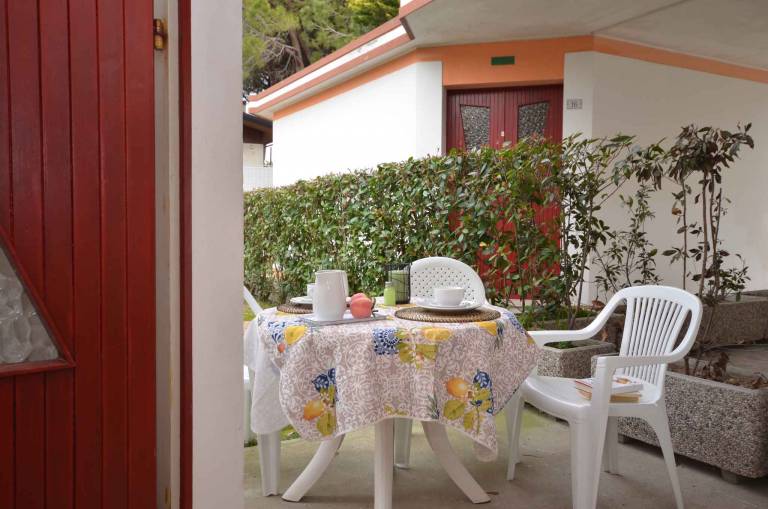 Holiday apartment with garden — photo 5