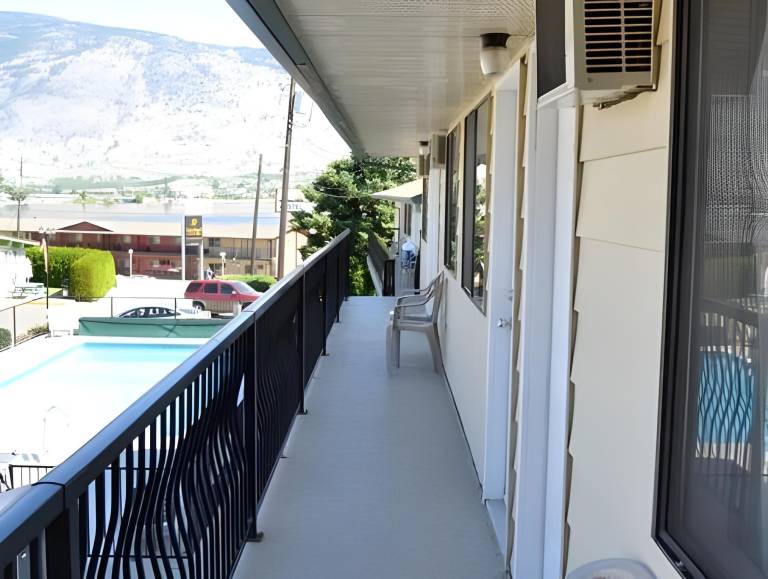 Osoyoos Lakeview Inn & Suites — photo 3