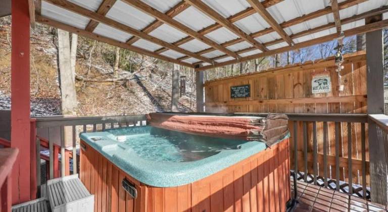 Vacation home with jacuzzi & pool — photo 4