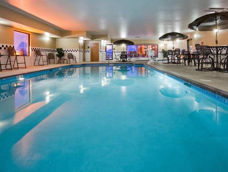 Hampton Inn Mitchell — photo 3