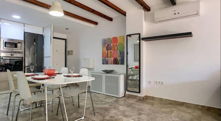 Apartment with pool — photo 5