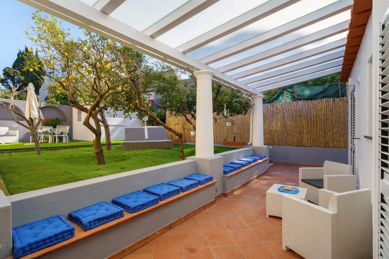La Perla House Capri – Cozy Guest House with Garden, Balcony and Terrace in Anacapri