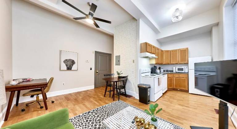 Holiday apartment with yard, terrace & BBQ in St. Louis, MO