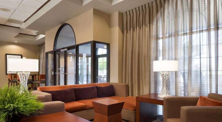 Embassy Suites by Hilton Des Moines Downtown — photo 5