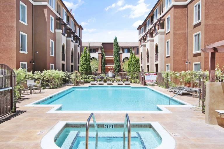 Condo  Sherman Oaks