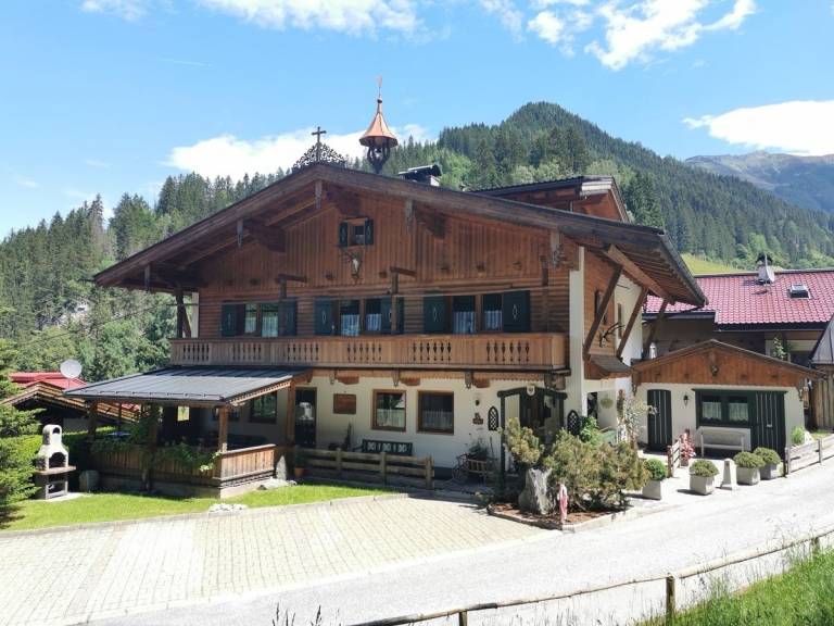 Ferienhaus mit Hund in Mayrhofen, Finkenberg für max. 16 Personen