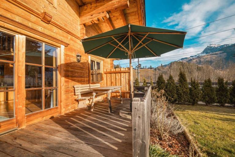 Vacation home with terrace & garden | Mountain view — photo 5