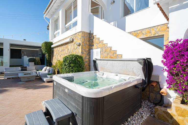Villa with jacuzzi, BBQ & garden | Sea view — photo 5