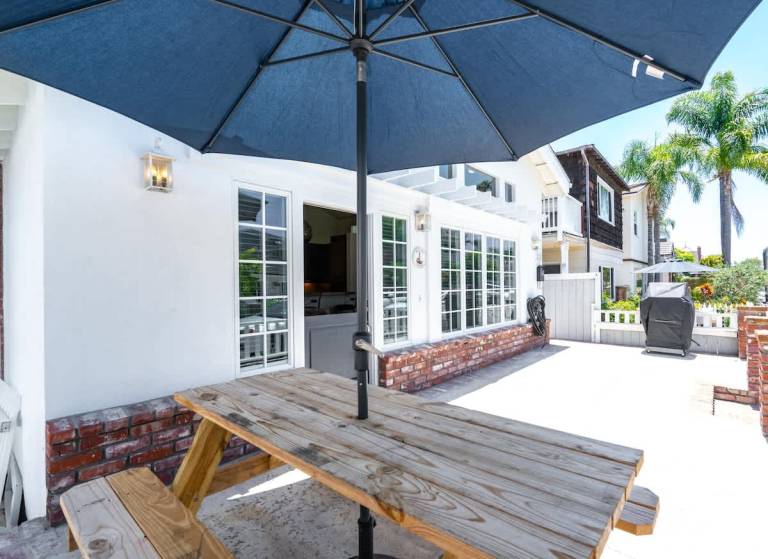 210 Opal Ave A Quintessential Balboa Island Gem