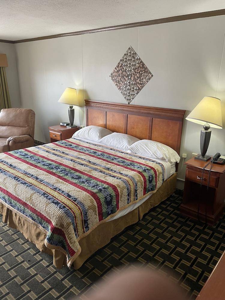 Bedford Inn — photo 4