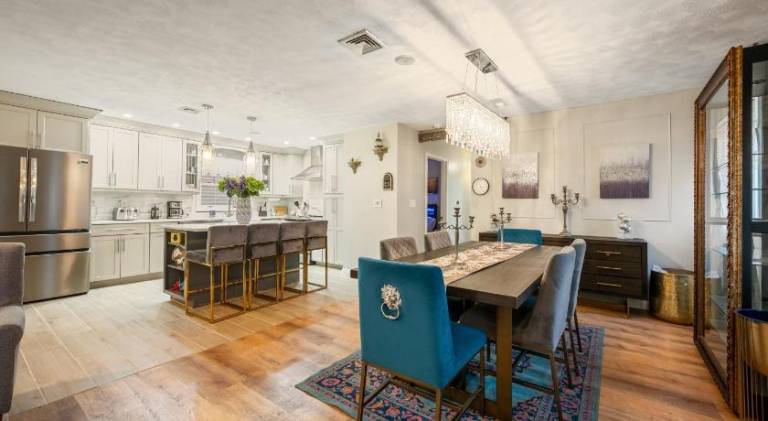 Charming Boston Retreat 3BR Parking Perfect for Families & Groups — photo 5