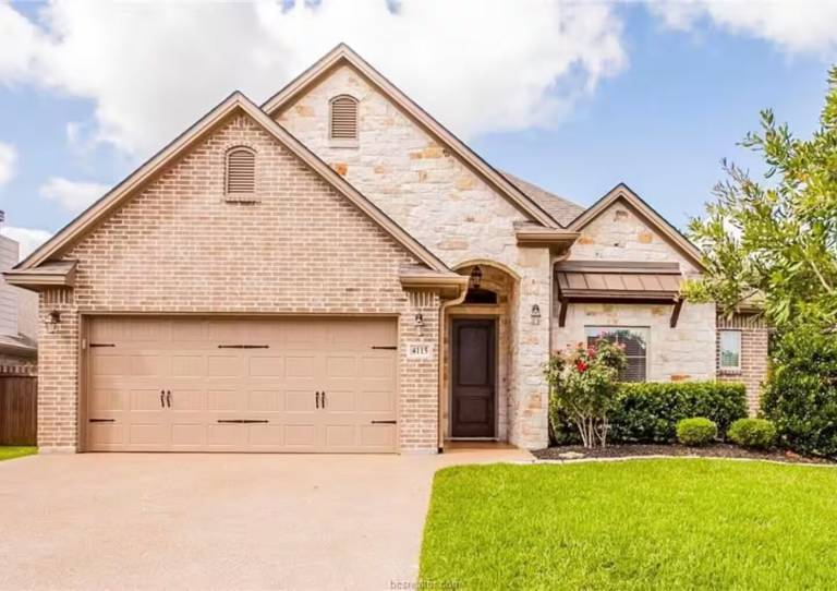 House  Indian Lakes