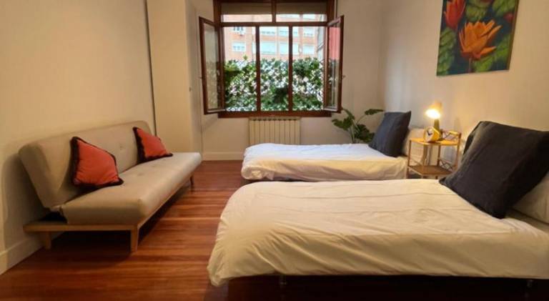 Fully equipped holiday apartment | Next to Guggenheim Museum Bilbao | Good for workation | Dogs allowed — photo 2
