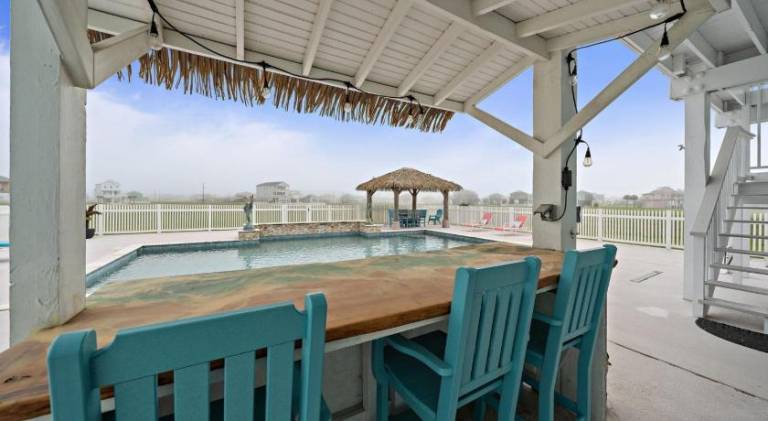 Vacation home with garden, grill & private pool — photo 4