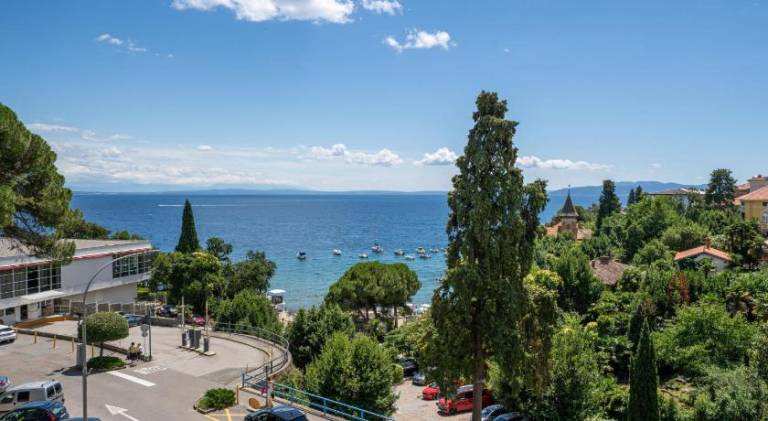 Wonderful holiday apartment | Next to the beach | Pets are welcome in Opatija