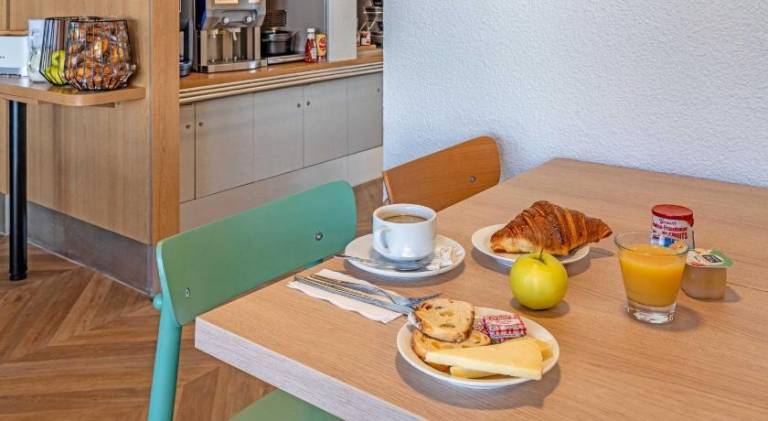 B&B HOTEL Brest Kergaradec Aeroport — photo 3