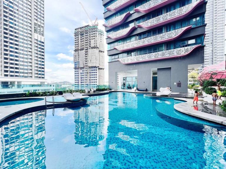 Wonderful house with pool | Near Petaling Street | Pets allowed — photo 2