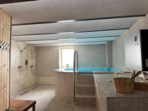 Serviced apartment with patio, sauna & jacuzzi | Pets are welcome — photo 2