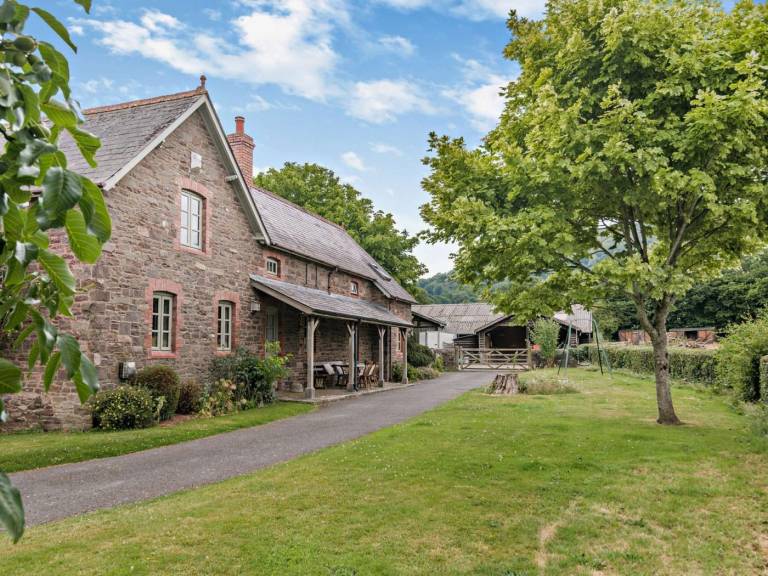 Lovely cottage | Pet-friendly in Usk