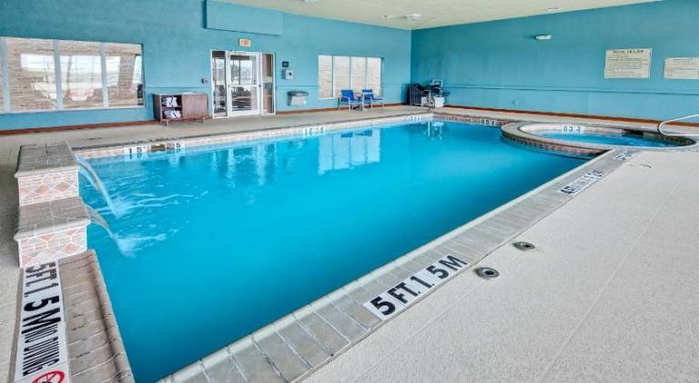 Holiday Inn Express Hotel and Suites Corsicana I-45 By IHG — photo 4