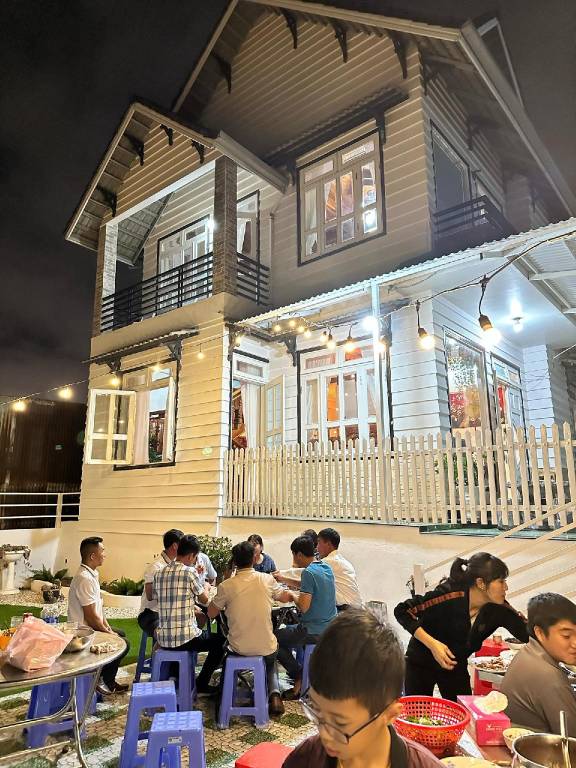 House with BBQ & yard — photo 3