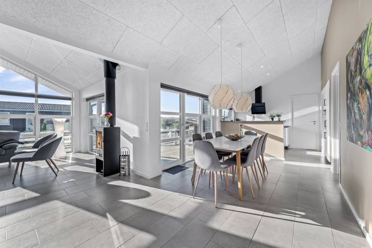 House with sauna, hot tub & terrace — photo 4