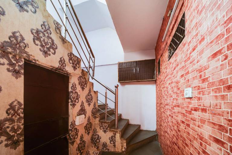 Hotel O M Square palace