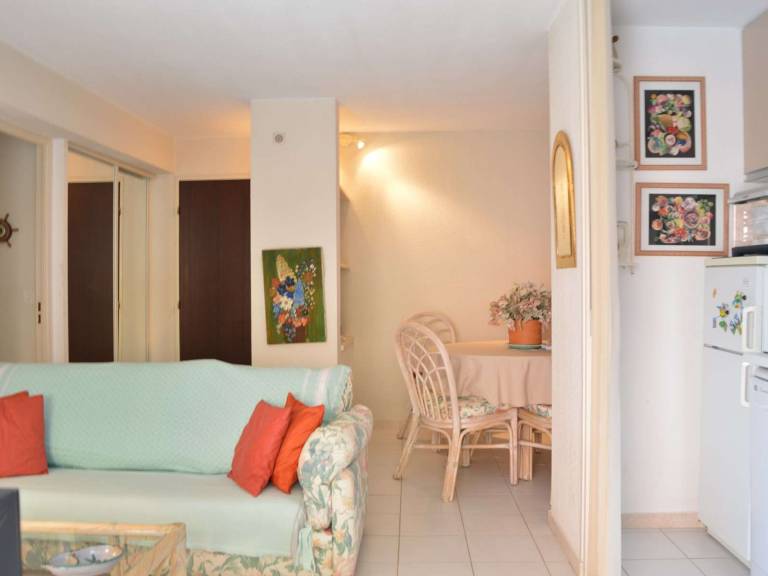 Apartment with 2 rooms for 5 persons — photo 4