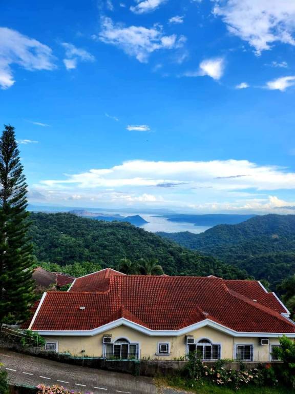 Sang Yoo Mountain View Tagaytay Hotel - Taal Lake View — photo 3
