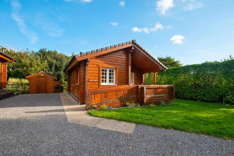 Lodge with 1 room for 2 persons in Newbridge