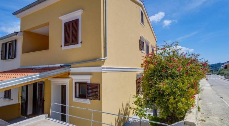 Nice holiday apartment with terrace & yard | Suitable for remote work | Dogs allowed — photo 4