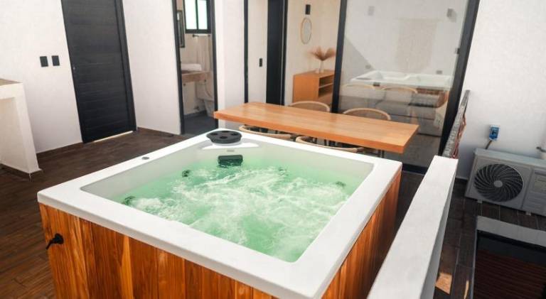 Rental apartment with pool & jacuzzi in Tulum