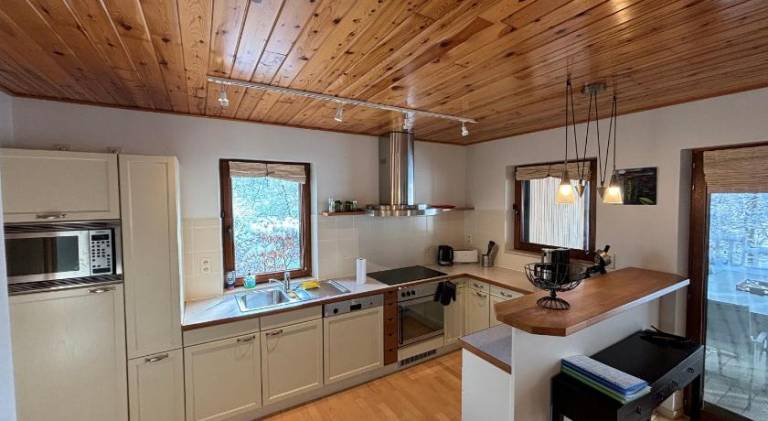 Ample villa with jacuzzi | Pets are welcome — photo 3
