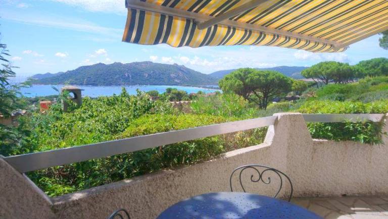 Villa with patio, BBQ & pool | Sea view | Beach nearby | Pet-friendly — photo 5