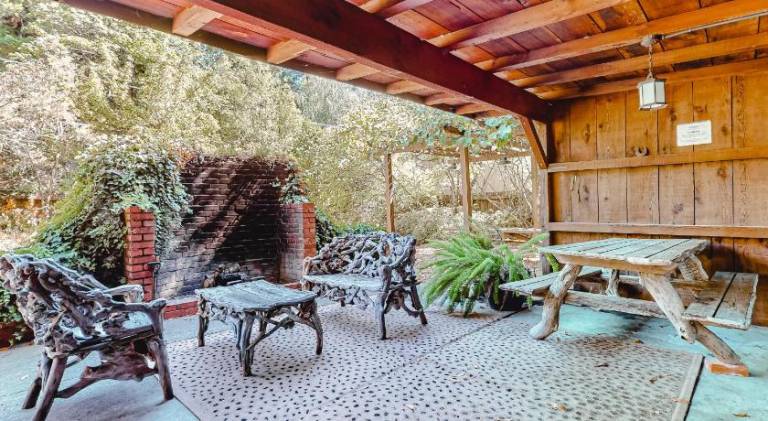 Wonderful vacation home with hot tub | Beach nearby | Pets are welcome in Sonoma, CA
