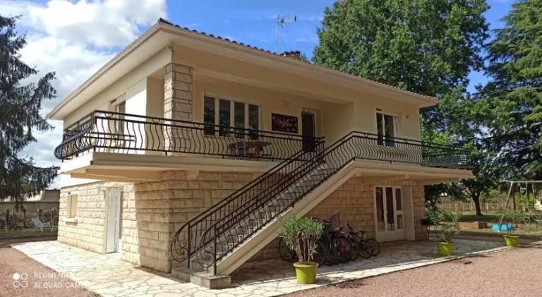 Holiday apartment with patio, barbecue & garden in Bergerac