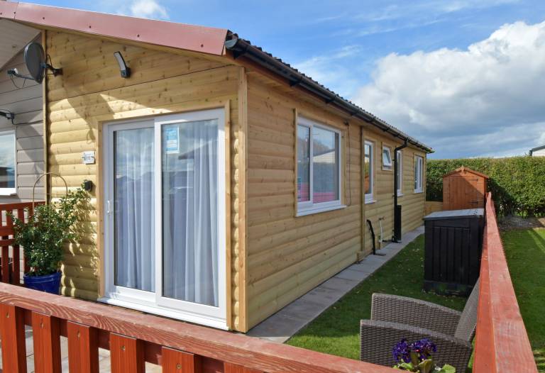 Pet friendly sleeps 3 Chalet Bridlington free elec — photo 2