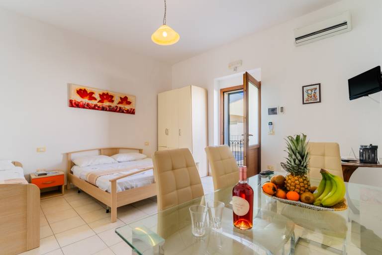Holiday Home 'La Casetta Al Mare' with Wi-Fi and Air Conditioning in Alliste