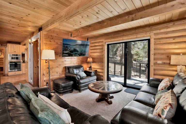 Cabin with barbeque & jacuzzi | Mountain view in San Bernardino, CA