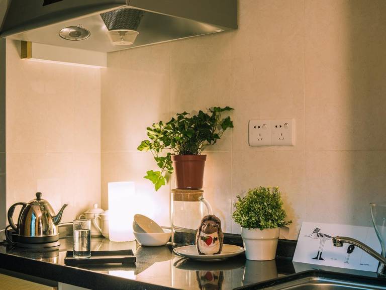 Family-friendly serviced apartment with terrace & yard | Pets allowed — photo 3