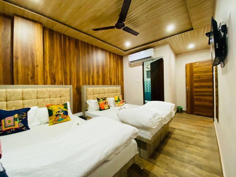 Hotel Rudraksh Villa