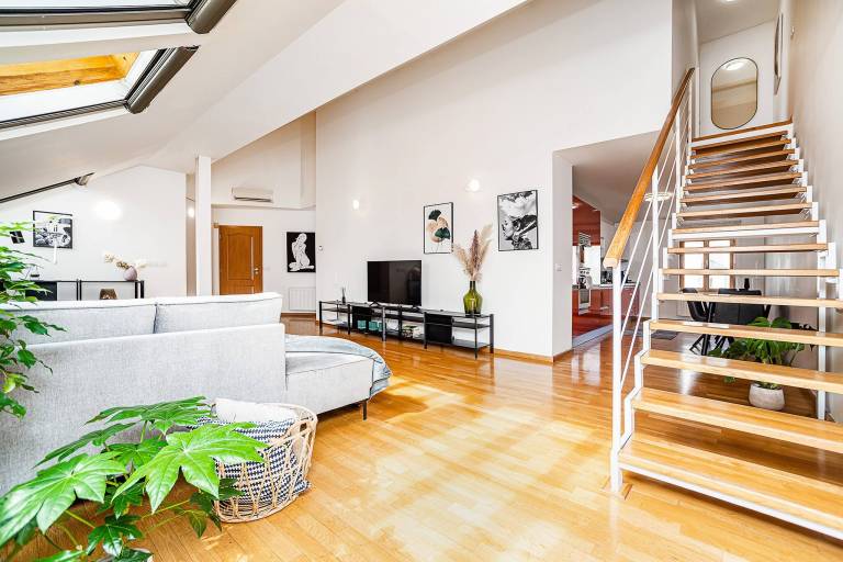 Lavish And Chic Duplex Apartment for families and couples — photo 5