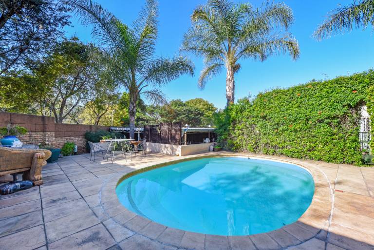 Spacious 1 Bedroom Cottage in Bryanston