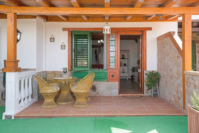 Vacation Home "La Casona" with Private Terraces, Shared Pool & Wi-Fi — photo 3