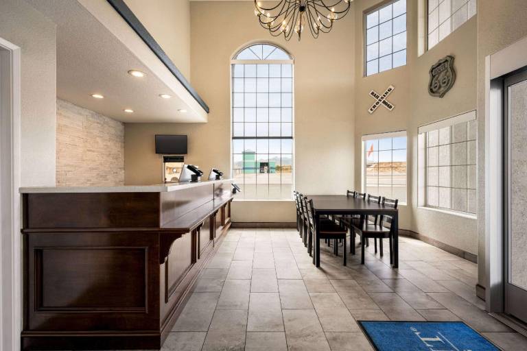 Baymont by Wyndham Kingman — photo 3